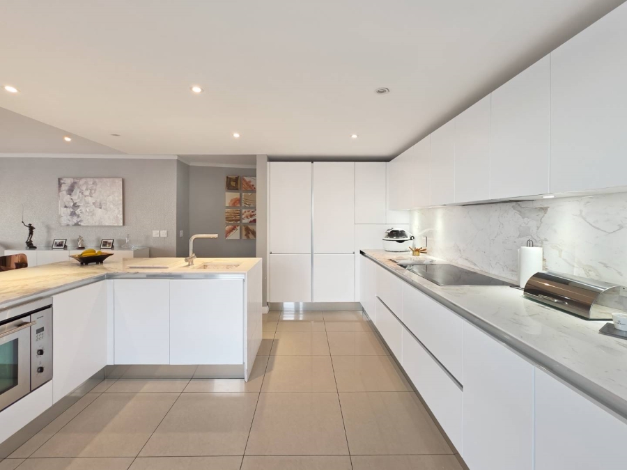 3 Bedroom Property for Sale in Mouille Point Western Cape